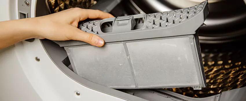 Signs Of A Clogged Dryer Lint Trap in Bellaire, Texas